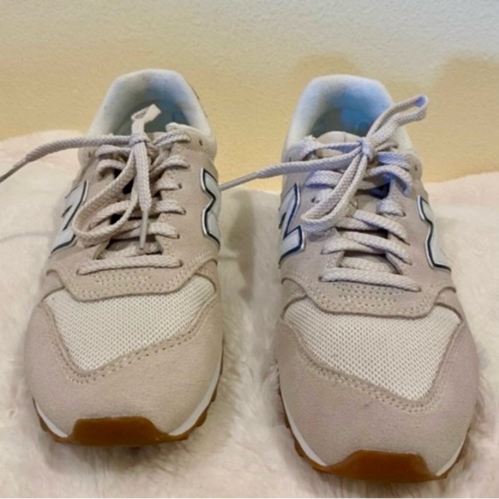 New Balance 996 Suede Sneakers